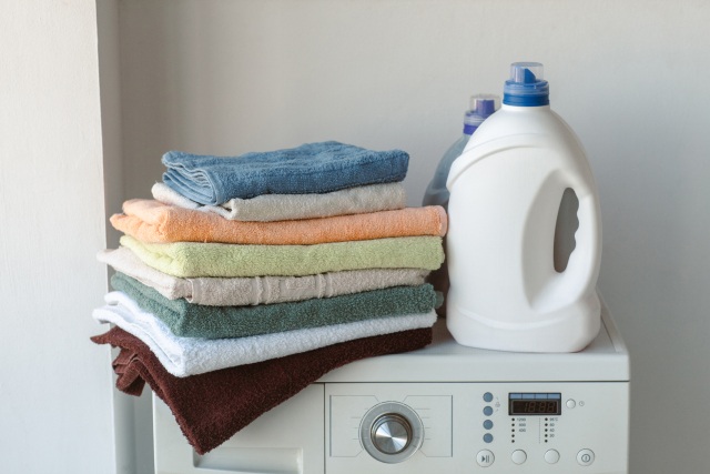 オキシクリーンとシュワッとパンチの違いと選び方｜汚れ別の最適洗剤はどっち？